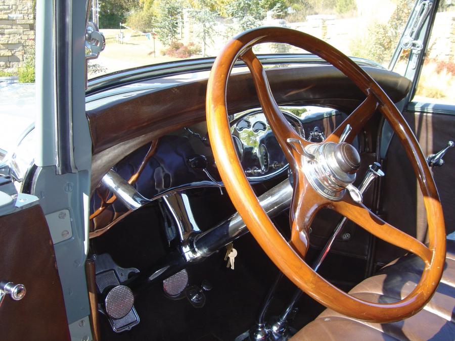  Lincoln Model L Convertible Coupe 1930 года  (фото 2 из 4)